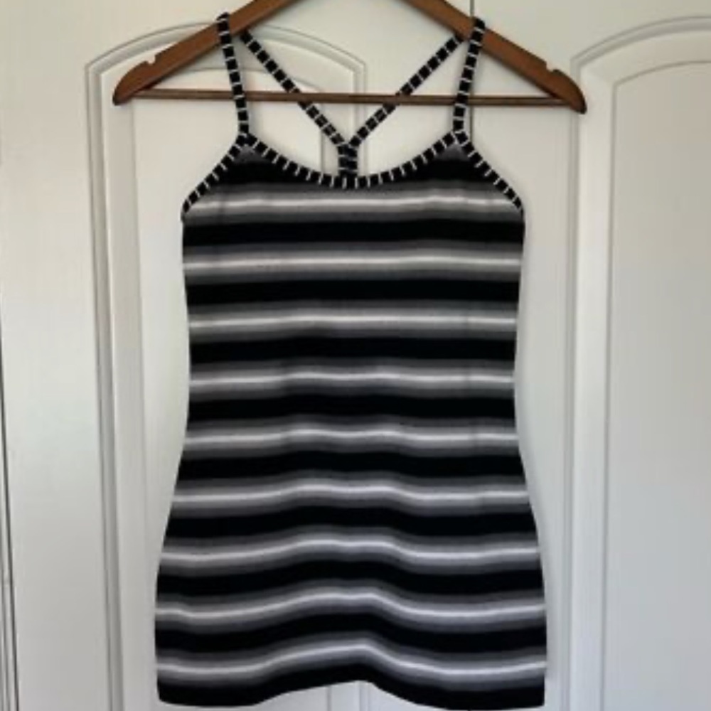 Lululemon Power Y Tank Luon Capilano Stripe Black and White size 4